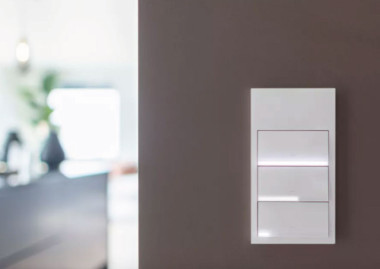 Interruptores y enchufes Simon 100 en Robert La Rosa