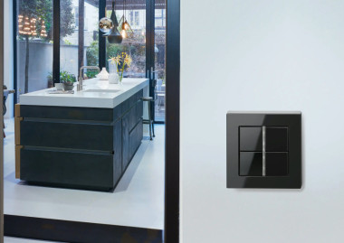 A550 by Jung, interruptores con carácter en Robert La Rosa